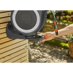 Gardena Wandslangenbox Roll Up 15 Grijs/wit Meter Incl. Tuinspuit -Gardena 123 771